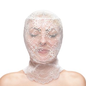 FETISH & FANTASY LACE HOOD WHITE